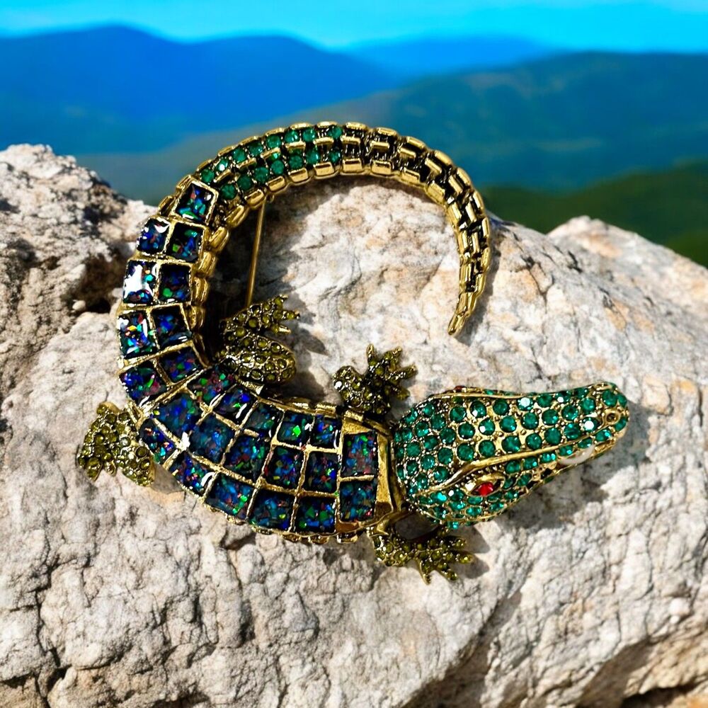 Bold and Beautiful: Large, Heavy Crocodile/Alligator Brooch - Picture 3 of 4